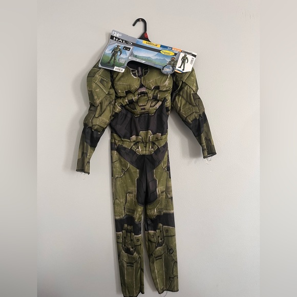 NWT Halo Infinite Master Chief Padded Muscle Light Up Mask & Video Game Jumpsuit - Picture 12 of 16